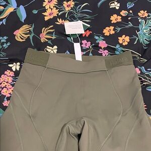 HALARA Olive Active High-Waist Leggings speed wave